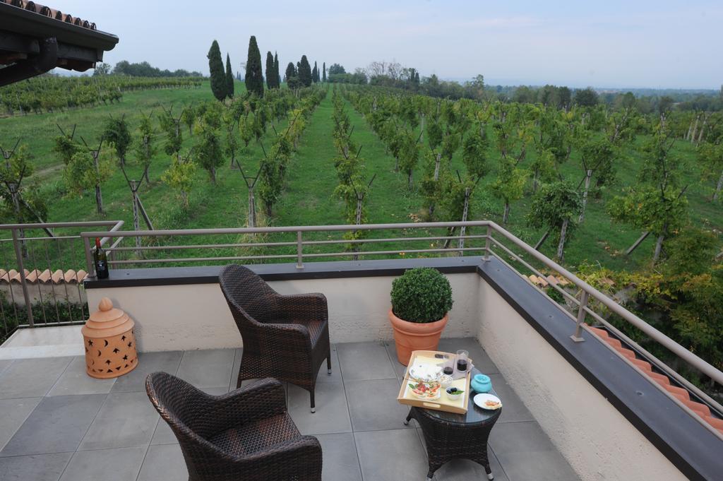 Monte Maino Bed & Breakfast Desenzano del Garda Exterior photo